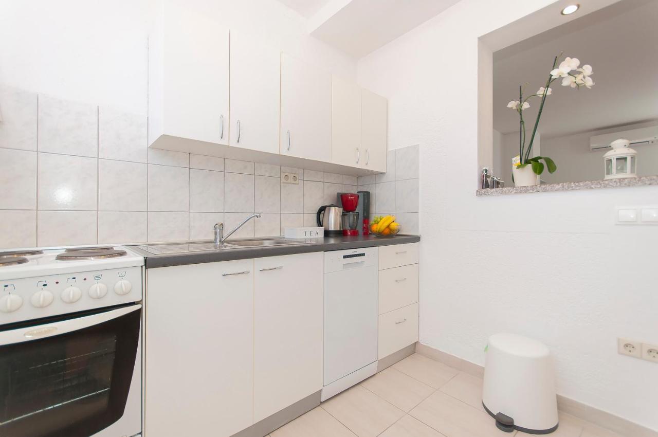 Apartment Luna Omis Exterior photo